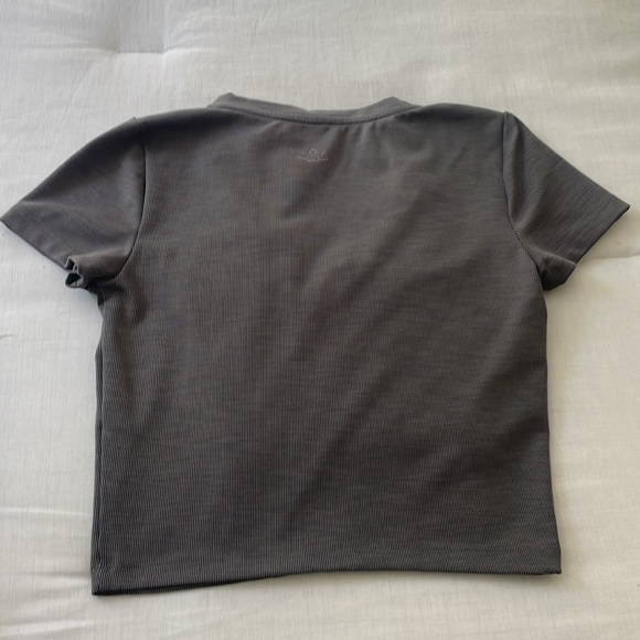 Beyond Yoga Crop Top - Picture 2 of 3